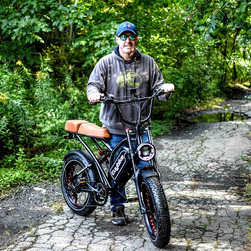 Moped Style Electric Bike Electric Moped with Pedals Euy S4 euybike